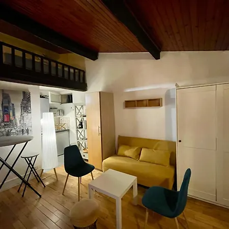 Apartment Coeur Du Marais-rue Des Rosiers *