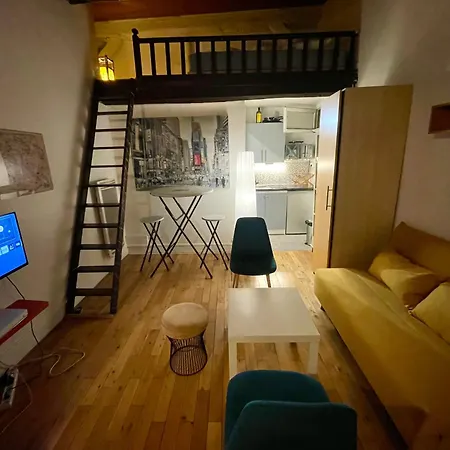 Coeur Du Marais-rue Des Rosiers Apartment