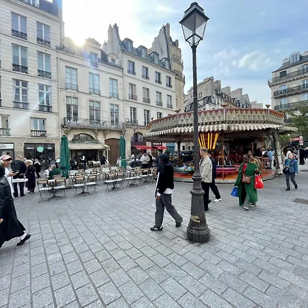 Apartment Coeur Du Marais-rue Des Rosiers Paris