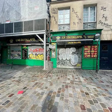 Apartment Coeur Du Marais-rue Des Rosiers *