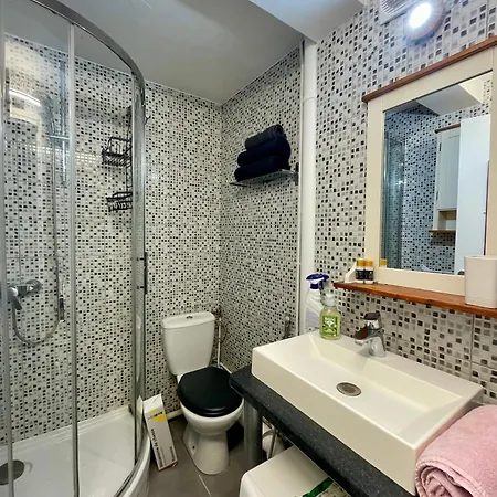 Apartment Coeur Du Marais-rue Des Rosiers *