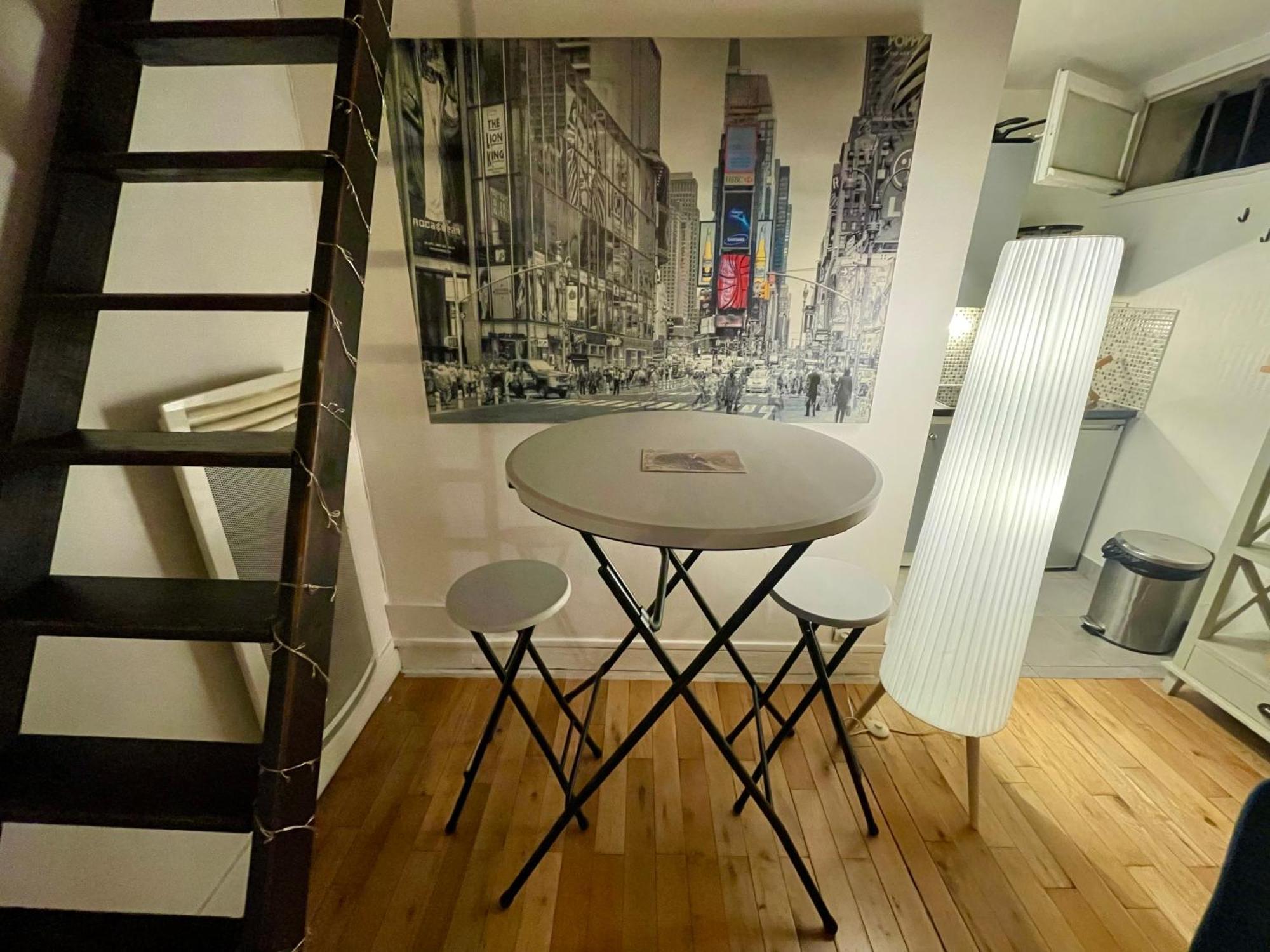 Apartment Coeur Du Marais-rue Des Rosiers Paris